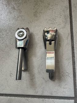 2 Tennis/Badminton/Racquet ball/Squash Stringer Clamps