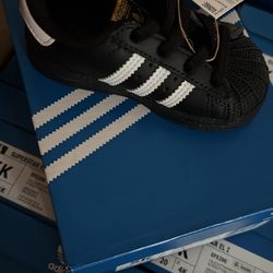  👟 Brand New Kids Adidas Superstar Sneakers