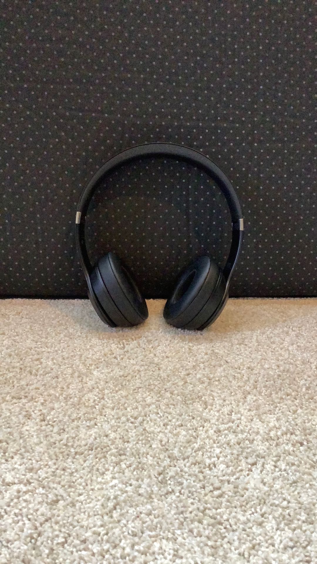 Beats Solo 4 - Wireless Headphones - Good Condition