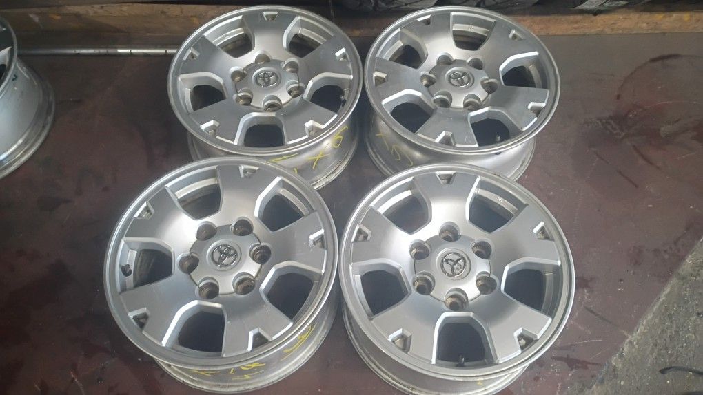 Rines Toyota 6 X 4.75 lug pattern
Rim size 16 x 7
