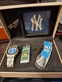 New York Yankees watch, lighter and watch set