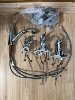 Moen Faucet Chrome Set (4 total) 1 Kitchen & 3 Bathroom