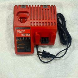 Milwaukee Battery Charger