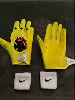 football gloves & wristbands