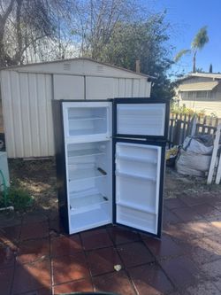 Vissani Fridge