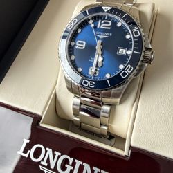 Longines Hydroconquest 39mm, Automatic Swiss Made, Ceramic Bezel, 5-year manufacturer's warranty.

