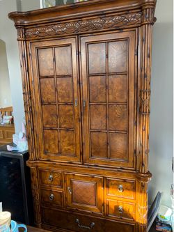 Decorative (two piece) Hutch