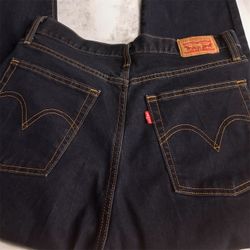Like new button fly Levi’s 502