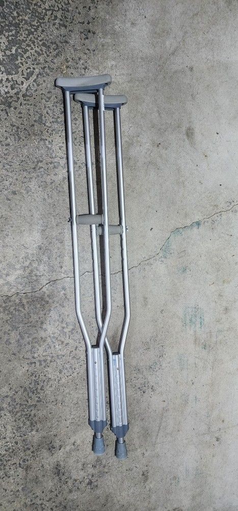 Adult Crutches