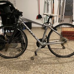 Scott sportster 60 hybrid bike hot sale