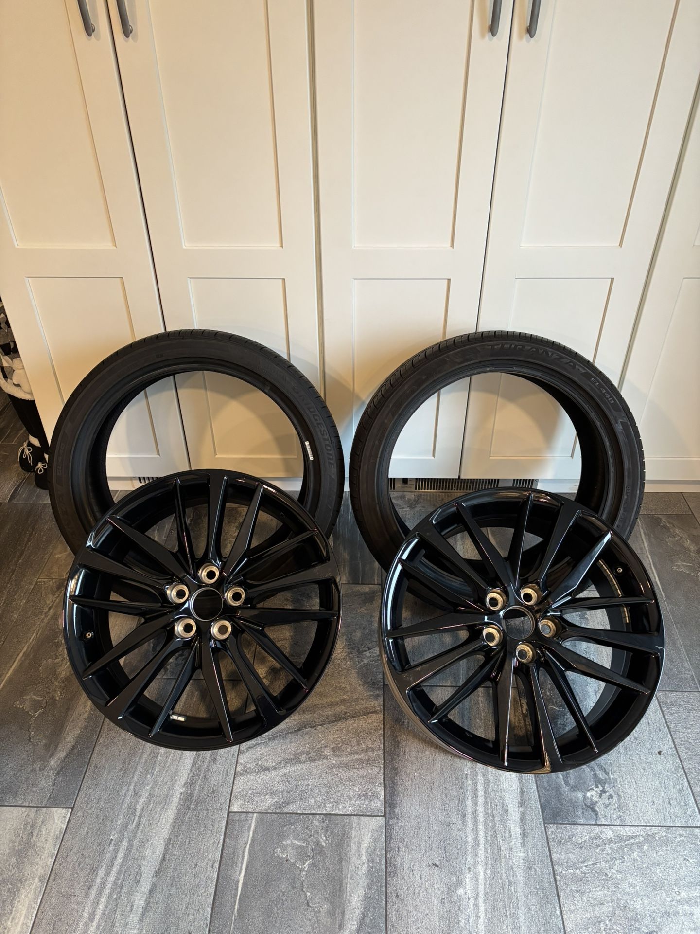 2024 Toyota Camry 19inch Wheels And Tires
