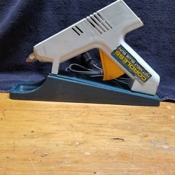 LOCTITE CORDLESS HOT MELT GLUE  GUN