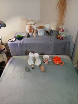 Assorted Ceramiic Pottery