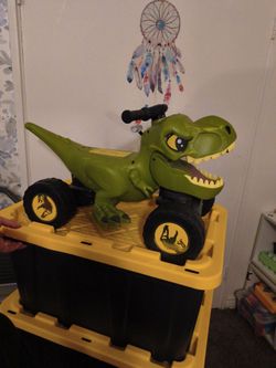 Dynacraft Jurassic World 6V T-Rex Quad