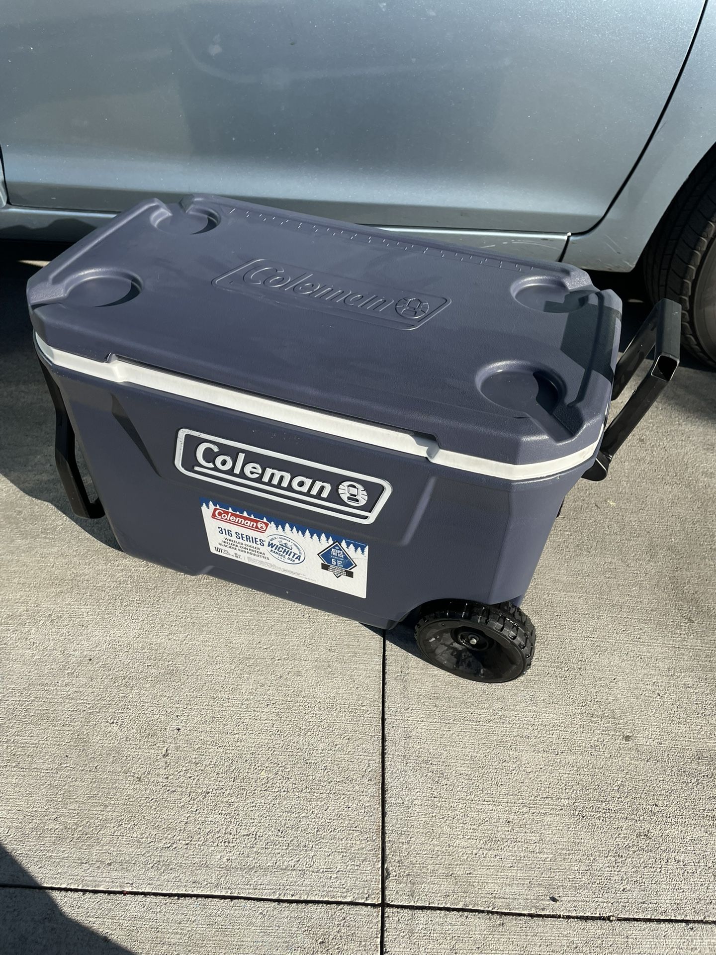 Cooler 62QT Hard Ice Chest Wheeled Backyard Camping Beach Tailgate Lakeside/Blue