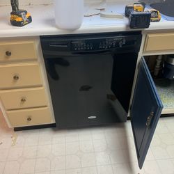Whirlpool Dishwasher 