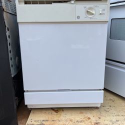 GE White Dishwasher 