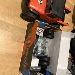 VS4-10 Crawler Truck 