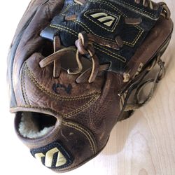 Mizuno Classic Baseball Glove Sz 10.5” USA Model Nice Quality Glove Have More Equipment Available $60 firm