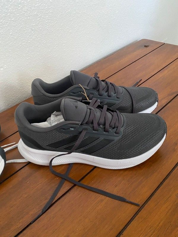 ADIDAS MEN SHOES SIZE 9