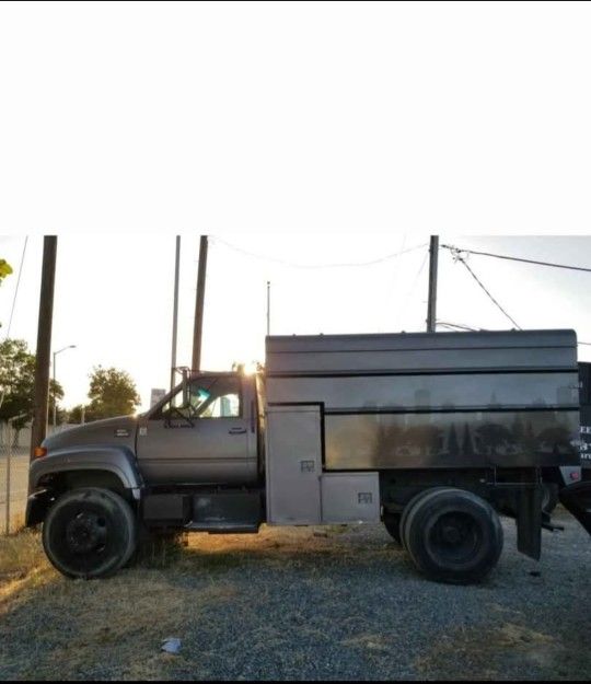 2002 GMC Dump Truck