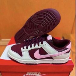 Nike Dunk Low Valentine's Day 2023 Size 10 Brand New