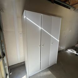 IKEA - KLEPPSTAD Wardrobe