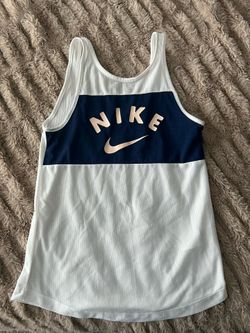 Girls Nike Shirt medium