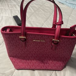  Michael Kors Purse