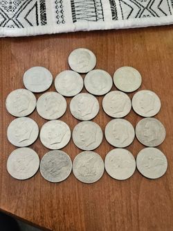 20 Eisenhower Dollars Collectibles Coins And 4 Bicentennials Dollars Coins Collectibles, From Last Century