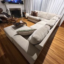Living Spaces Couch, Great Condition Like New 