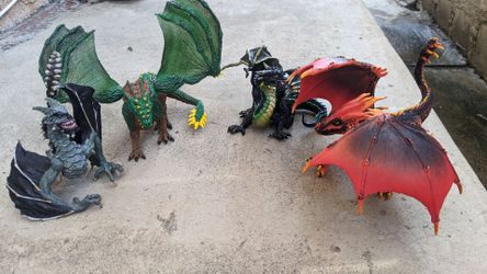 Set of 4 Dragon Action Figures