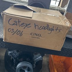 03-06 Silverado Headlights (cateye)