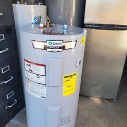 Electric Water Heater 30 Gal In Good Condition And Warranty Works Great 19th Ave And Baseline 