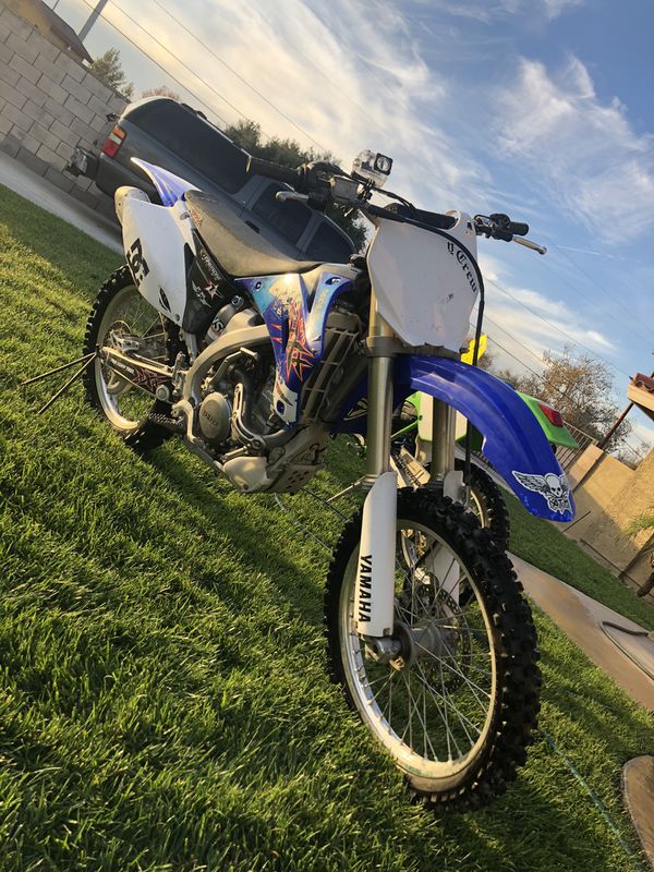 2009 Yamaha 250 4 stroke dirt bike (has pink and all) for Sale in San
