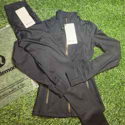 Black Lululemon Gold Zipper Set