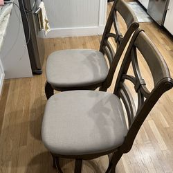 2 Kitchen Island Chairs 