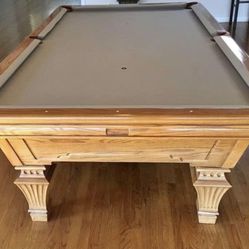 9ft Pool Table ( Free Delivery & Set Up ) 