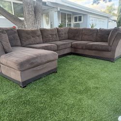 U-shaped sectional sofa /couch