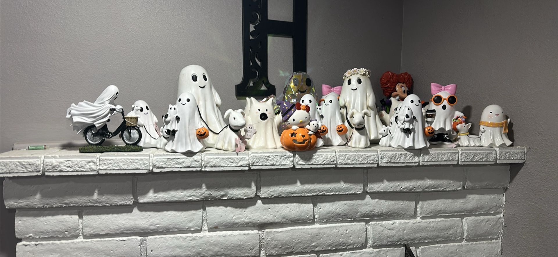 Blankets And Figurines (all At Face Value Pricing)