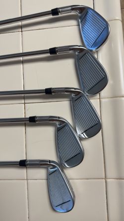 Taylormade CGB Irons 6-PW Dymamic Gold 105 S300 shafts