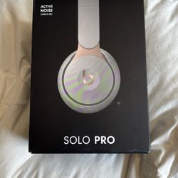 Beats Solo Pro Grey/Gold