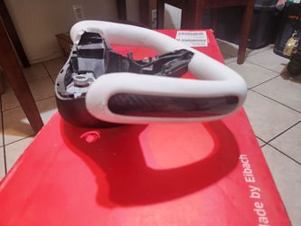 Tesla yoke steering wheel