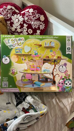 KidKraft Lil’ Green World Market Treehouse