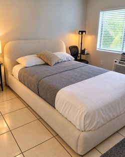 Bed with combo everything
