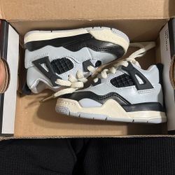 Jordan 4 Retro