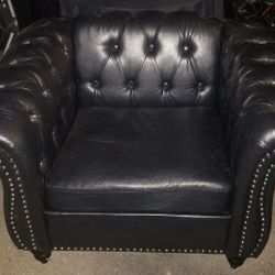 BLACK  STYLISH TUFTED SILVER STUD LEATHER CHAIR 