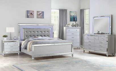 Silver Mirrored Bedroom Furniture Set