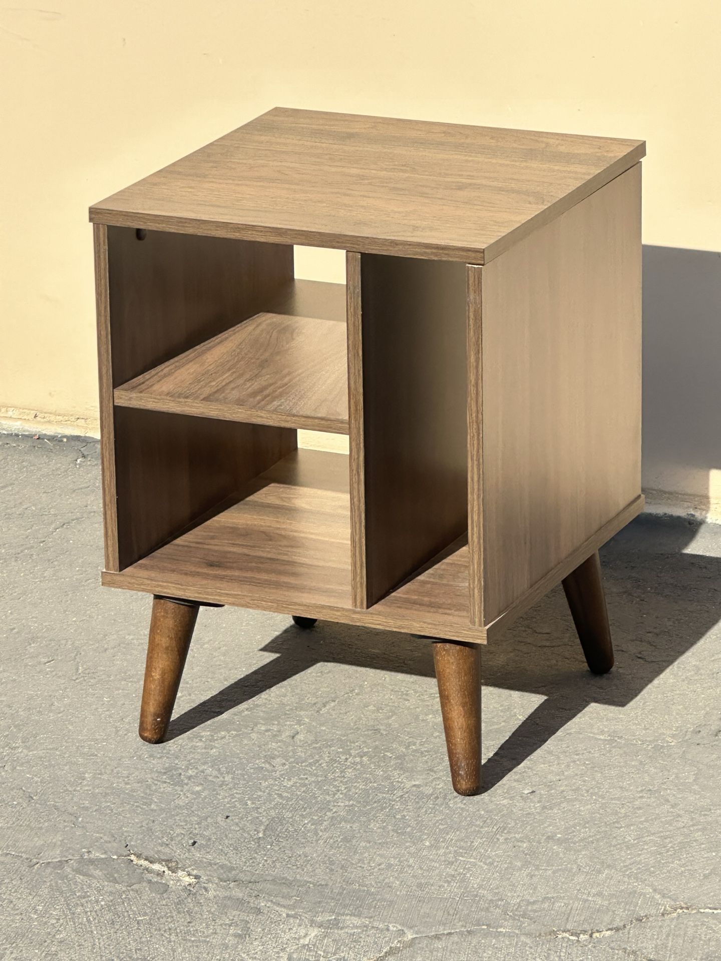 Mid Century Modern - Side Table