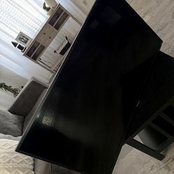 40” Hisense Roku Smart Tv